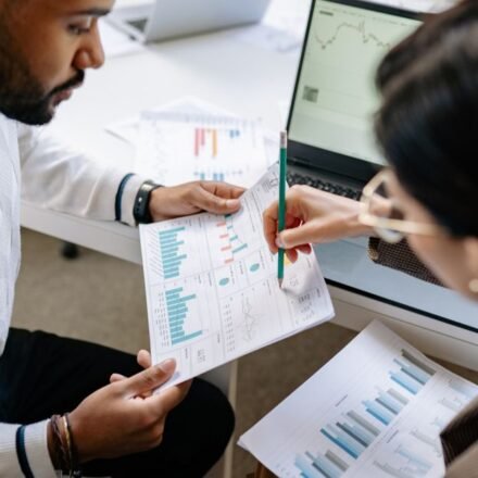 마케팅 전환 추적, GA4에서 UTM이 섞일 때 어떤 지표부터 다시 봐야 할까