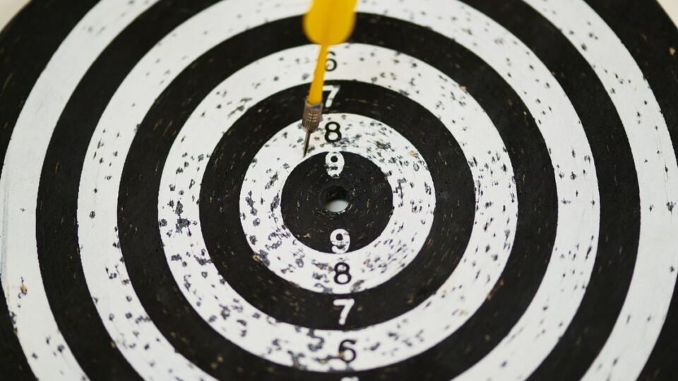 마케팅 KPI 설정, 처음부터 목표치를 잘못 잡는 실수와 수정하는 순서 3단계 마케팅 KPI 설정, 처음부터 목표치를 잘못 잡는 실수와 수정하는 순서 3단계